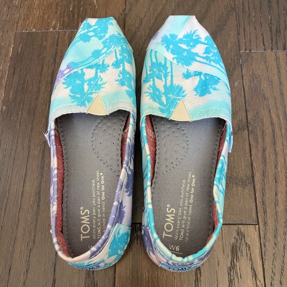 Toms Blue Canvas Flats with Artistic Design